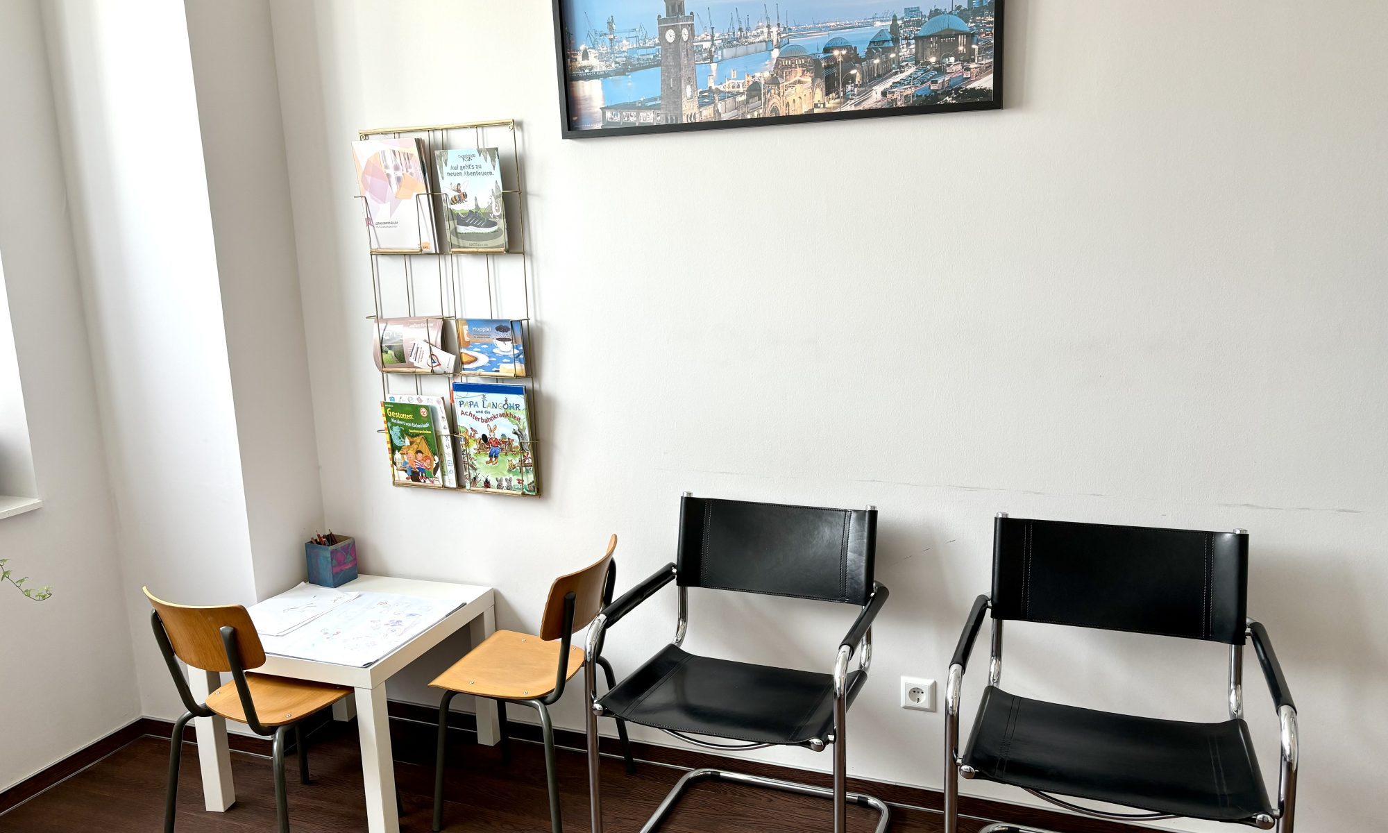 Wartezimmer mit Kinderecke